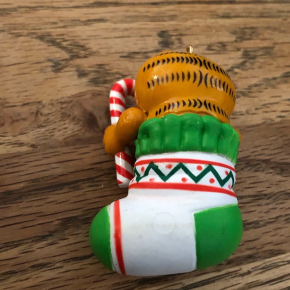 Vintage Enesco Ornament - 1983 Garfield In Stocking - Picture 3 of 8